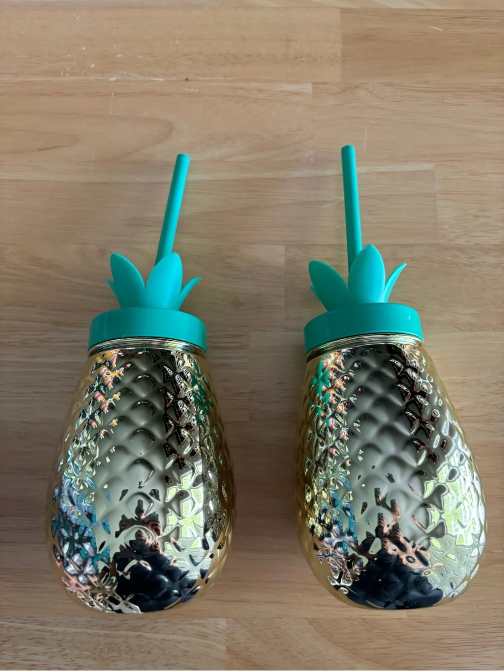 Spritz Gold Pineapple Cup Set with Teal Lids and Straws